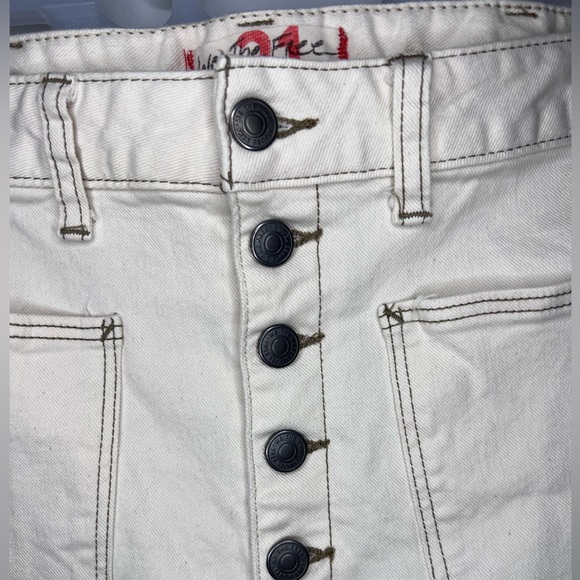 Y2K We The Free Extra High Rise Botton Front Jean Shorts Size 31 - Picture 2 of 4